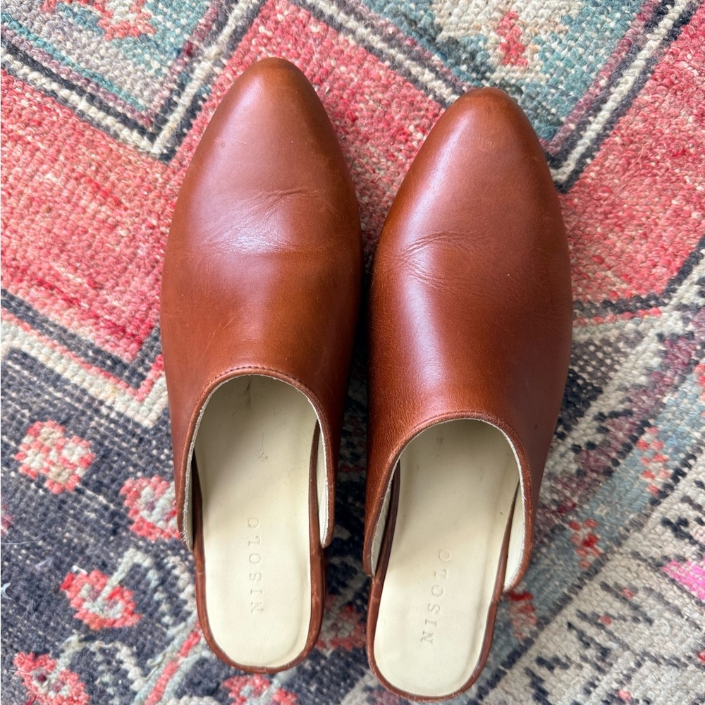 Nisolo Chestnut Leather Mules